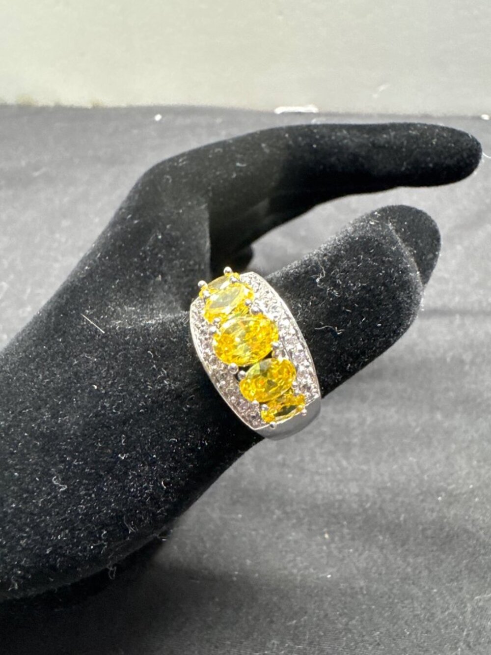 Sterling Silver Ring With Yellow Stones & White Accents Size 8